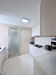 The Lakeshore (D22), Condominium #574576781